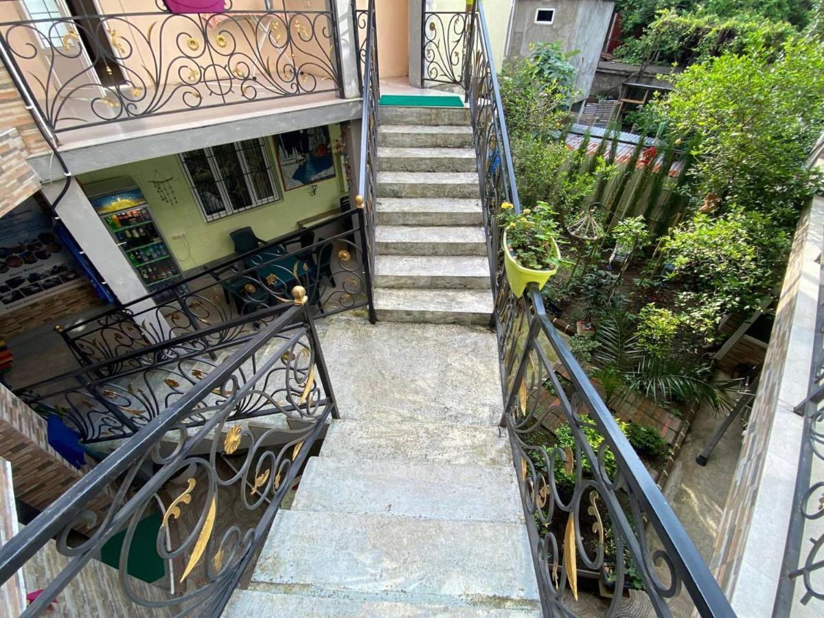 Guest House Ocean Force Batoumi Extérieur photo