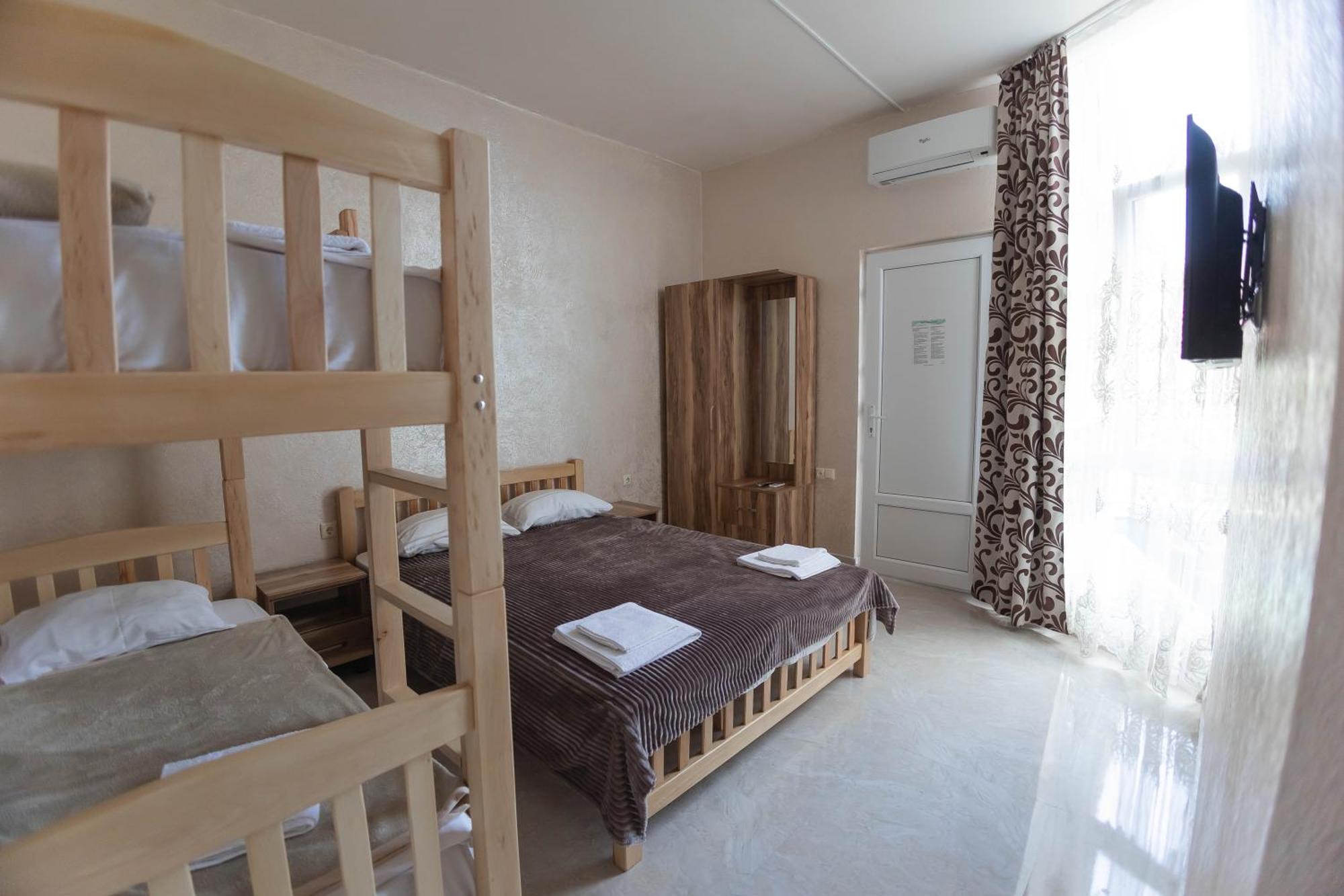Guest House Ocean Force Batoumi Extérieur photo