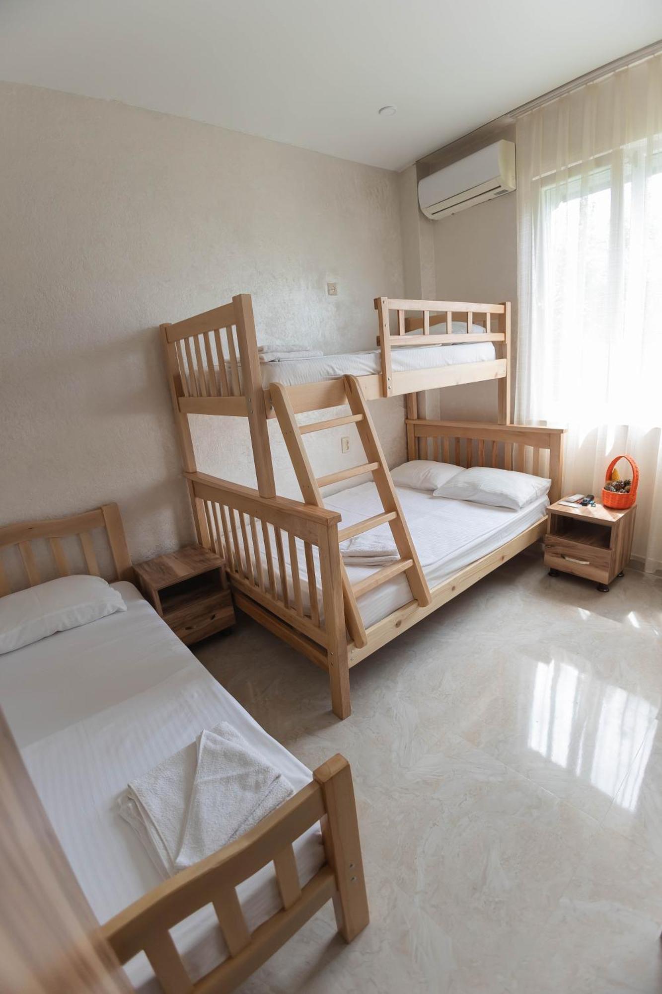 Guest House Ocean Force Batoumi Extérieur photo